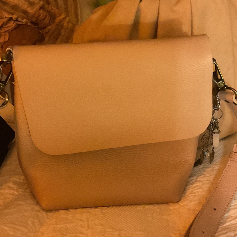 Elegant Pink Leather Shoulder Bag